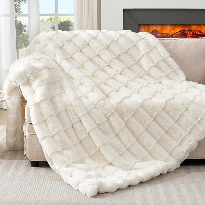 Touchat Luxury Faux Rabbit Fur Throw Blanket Twin Size for Couch,Super Heavy Warm Cozy Blanket for Sofa Bedroom Living Room,Ultra Soft Fluffy Reversible Plush Blanket for Home Decor Gifts,White