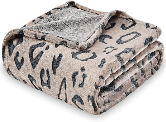 SOCHOW Three-Dimensional Leopard Print Flannel Fleece Throw Blanket, Lightweight Super Soft Cozy Plush Blanket for Couch Bed, 60 x 80 Inches, Chocolate Leopard