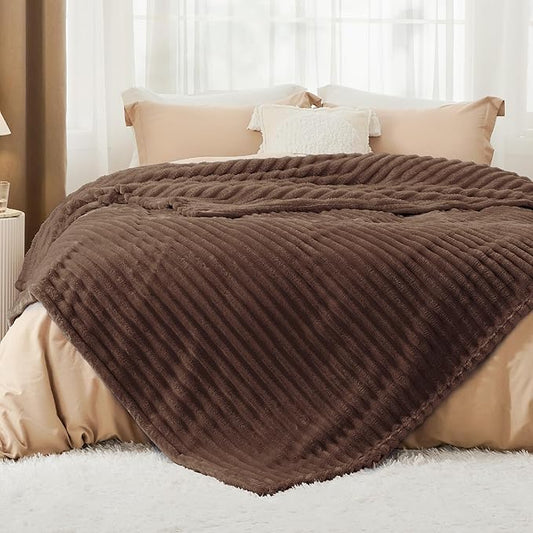 Bedsure Fondue Fudge Full Blanket for Bed - GentleSoft Cozy Soft Blankets for Women, Cute Small Fleece Throws for Girls, Birthday Gifts for Women, Mothers Day Decor Gifts for Mom, 84x90 Inches