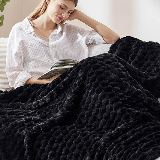 Bedsure Twin Blanket for Bed - Super Soft, Cozy Blankets for Women, Cute Fleece Gifts for Girls, Black, 60x80 Inches