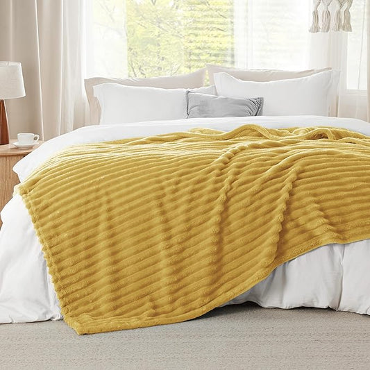 Bedsure Honey Full Blanket for Couch - GentleSoft Cozy Soft Blankets for Women, Cute Small Fleece Throws for Girls, Birthday Gifts for Women, Mothers Day Decor Gifts for Mom, 84x90 Inches