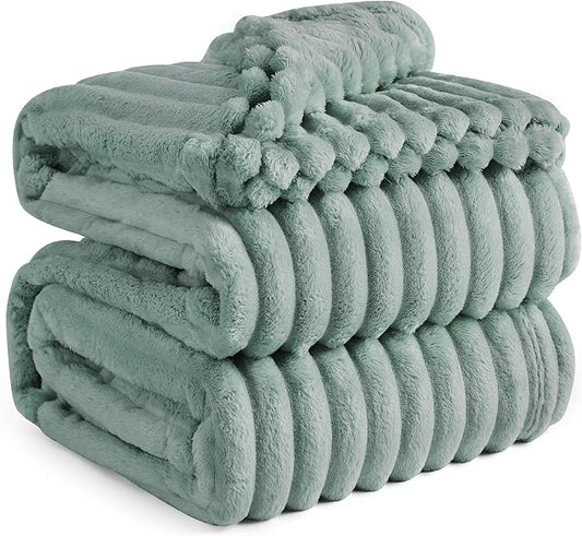 Bedsure Sage Green California King Size Blanket for Bed - GentleSoft Cozy Soft Blankets for Women, Cute Large Throws for Girls, 102x96 Inches