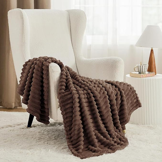 Bedsure Fondue Fudge Twin XL Blanket for Bed - GentleSoft Cozy Soft Blankets for Women, Cute Small Fleece Throws for Girls, Birthday Gifts for Women, Mothers Day Decor Gifts for Mom, 66x90 Inches