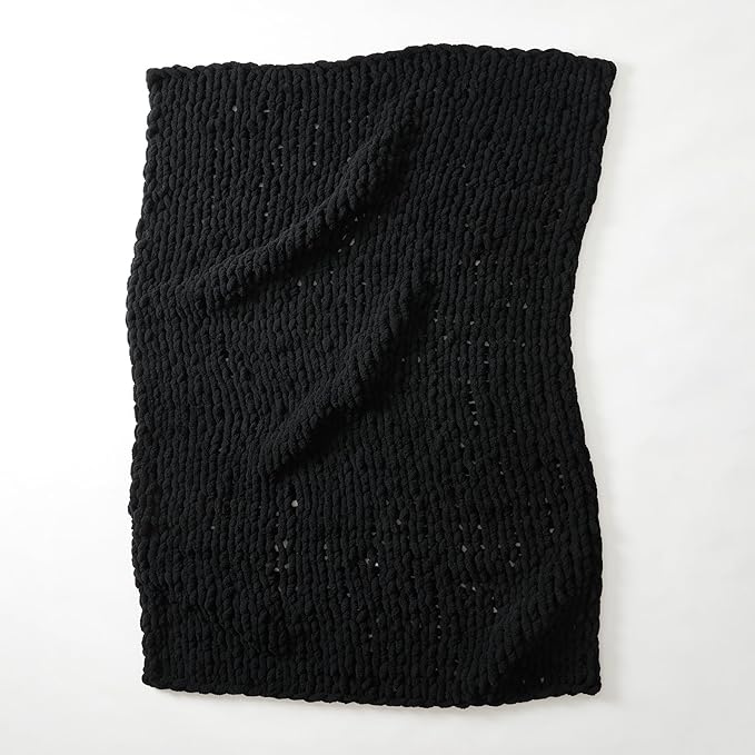 WESHIONGOO Chunky Knit Blanket Throw 50"×60" Knitted Throw Blankets for Couch Bed Fluffy Soft Blanket with Jumbo Chenille Yarn Thick 100% Handmade (Black)