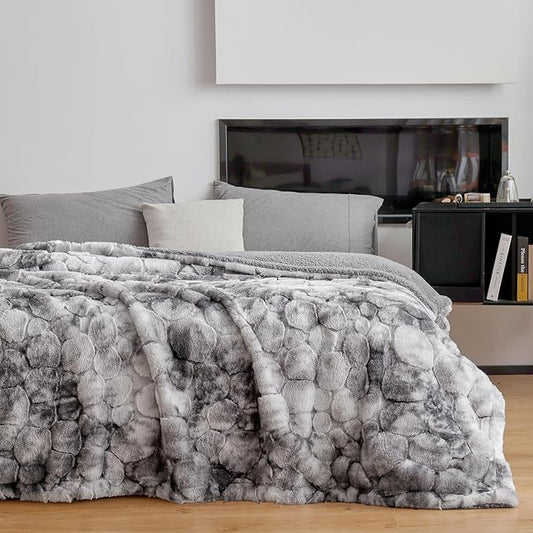 50x70 Inches Ultra-Soft Fuzzy Faux Fur Plush Throw Blanket - Thick, Warm Sherpa for Couch, Sofa, Bedroom, Camping - Decorative Blanket for Cozy Warmth,680 GSM Cloud Light Grey Tie Dye
