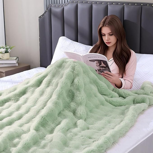 Sage Green Faux Fur Blanket for Couch Fluffy Fuzzy Plush Twin Bed Blankets for Adults Cute Ultra Soft Throw for Gift, 60 * 80 Inches 900GSM