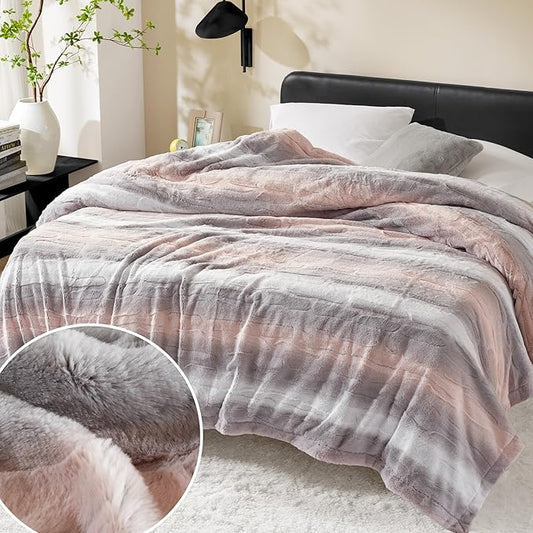 Madison Park Ultra-Soft Poly Fur Reversible Plush Blanket - All Season & Lightweight, Twin/Twin XL Blush/Grey
