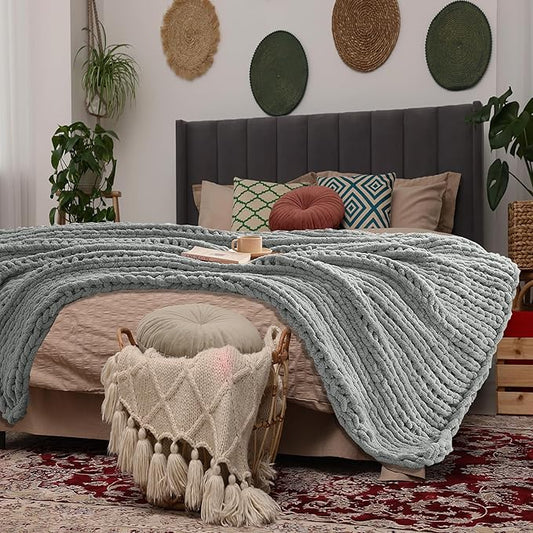 Light Grey Throw Blanket, 30" x 40" Chunky Knit Blanket, Handmade Warm & Soft Chenille Throw Blanket, Washable Decorative Knit Blanket with Jumbo Chenille Yarn for Couch Bed Sofa