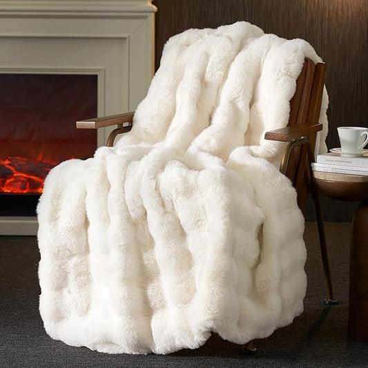 Amélie Home Faux Fur King Size Blanket, Fuzzy Soft Plush Thick Bubble Blanket for Bed Sofa Bedroom Living Room, 108 x 90 Inches, Cream White