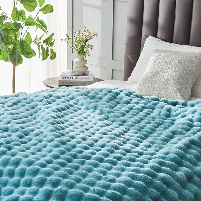 NEWCOSPLAY Faux Fur Throw Blanket Teal Bubble Blanket Thick Warm Soft for Couch Sofa Bed 550GSM (Teal, Throw(50"x60"))