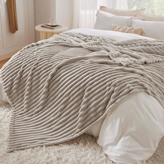 Bedsure California King Size Blanket for Bed - GentleSoft Cozy Soft Blankets for Women, Cute Large Throws for Girls, Linen, 102x96 Inches
