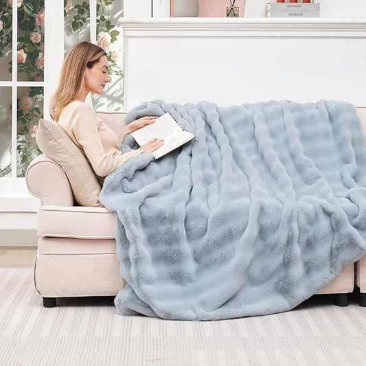 Touchat Luxury Faux Rabbit Fur Throw Blanket for Couch, Super Heavy Warm Cozy Blanket for Sofa Bedroom Living Room, Ultra Soft Fluffy Reversible Plush Blanket for Home Decor Gifts, Blue