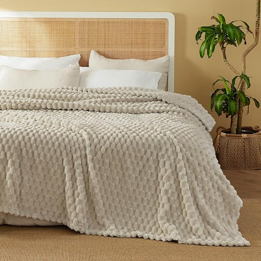 Bedsure Queen Blanket for Bed - Super Soft, Cozy Blankets for Women, Cute Fleece Gifts for Girls, Light Brown, 90x90 Inches