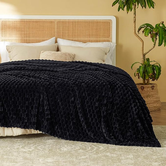 Bedsure King Size Blanket for Bed - Super Soft, Cozy Blankets for Women, Cute Large Fleece Gifts for Girls, Black, 108x90 Inches