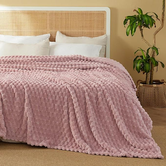 Bedsure Queen Blanket for Bed - Super Soft, Cozy Blankets for Women, Cute Fleece Gifts for Girls, Pink, 90x90 Inches