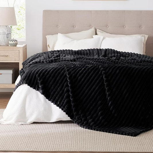 Bedsure Black Blanket Full Size for Bed - GentleSoft Cozy Soft Blankets for Women, Cute Large Fleece Throws for Girls, 84x90 Inches
