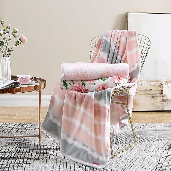 Betsey Johnson - Throw, Ultra-Soft Plush Blanket, Use for Couch, Bed, or Lounges, Dorm Essentials (Dotted Heart Pink, 50" x 70")