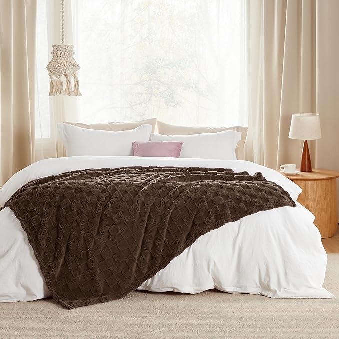 Bedsure Sugar Brown Throw Blanket for Couch - Super Soft Cozy Blankets for Women, Cute Small Fleece Throws for Girls, 50x70 Inches