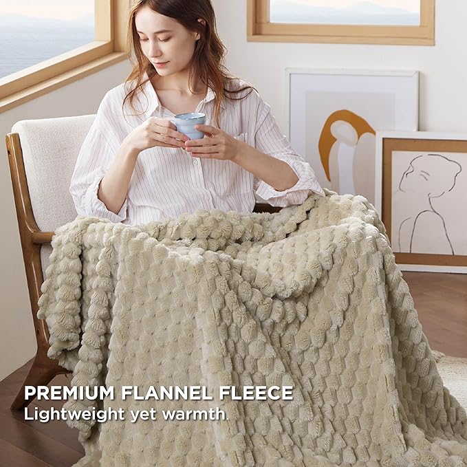 Bedsure Throw Blanket for Couch - Super Soft, Cozy Blankets for Women, Cute Small Fleece Gifts for Girls, Light Brown, 50x70 Inches
