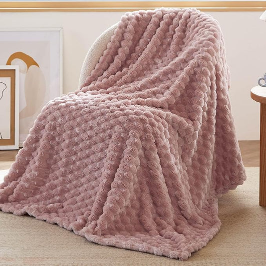 Bedsure Twin Blanket for Bed - Super Soft, Cozy Blankets for Women, Cute Fleece Gifts for Girls, Pink, 60x80 Inches