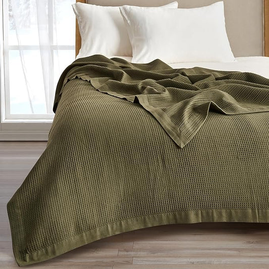 Great Bay Home 100% Cotton Blanket for Twin Size Bed | Lightweight and Breathable Waffle Weave Blankets for Summer & Spring | Versatile, Layering Dark Green Bed Blanket, Olive, 90x66 inches