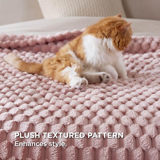 Bedsure Queen Blanket for Bed - Super Soft, Cozy Blankets for Women, Cute Fleece Gifts for Girls, Pink, 90x90 Inches