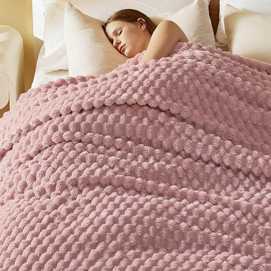 Bedsure Queen Blanket for Bed - Super Soft, Cozy Blankets for Women, Cute Fleece Gifts for Girls, Pink, 90x90 Inches