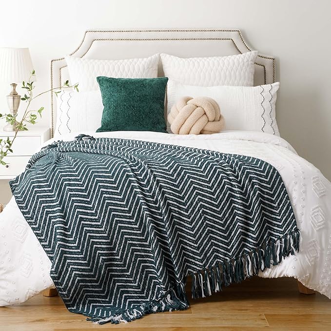 BATTILO HOME Dark Green Throw Blanket for Couch, Decorative Knit Green Blanket for Bed, Super Soft Warm Christmas Green Throws for Fall Winter Home Decor, 50"x60"