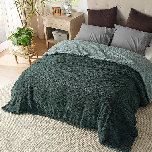 Bedsure Sherpa King Size Blanket for Bed- Fleece Soft Cozy Fuzzy Cable Blankets for Women, Thick Warm for Winter and All Seasons, Dark Green, 108x90 Inches